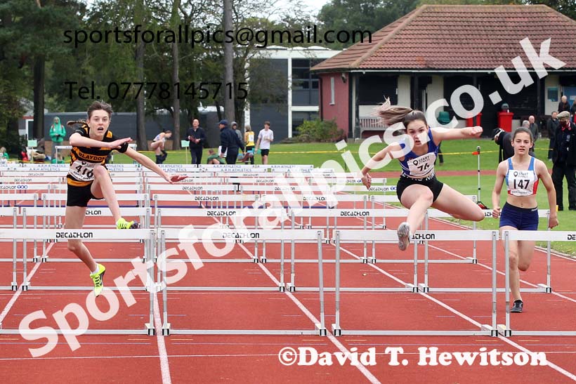 Hurdles, NECAA Open Meeting, Morpeth, Sunday, September 27th. David T. Hewitson/Sports for All Pics